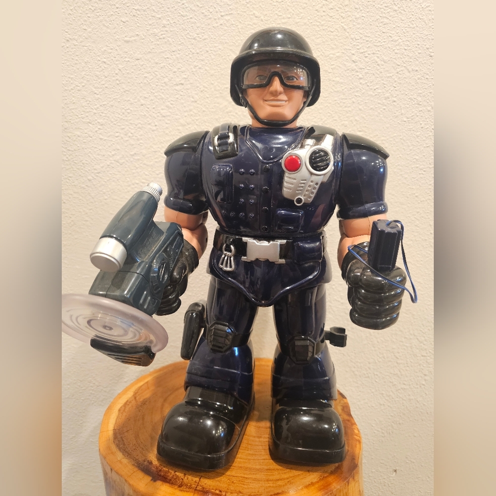 Hap-P-Kid 2010 Talking Policeman Figure‎ Toy